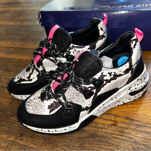 NEW Madden Girl Black and White Akima Sneakers with Pink Highlights